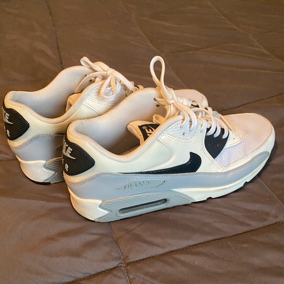 Nike Shoes - Nike Air Max 8.5